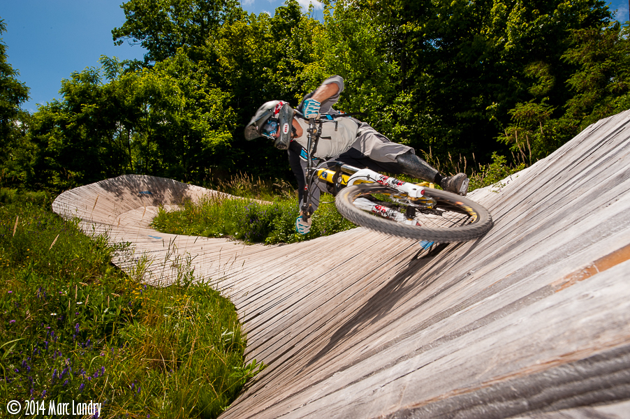 Wade Simmons rides Blue Mountain.